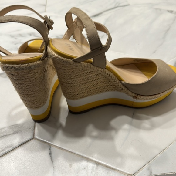 Elle wedge size 8 yellow trimmed shoes comfy worn once minor flaws see pics - Picture 6 of 12